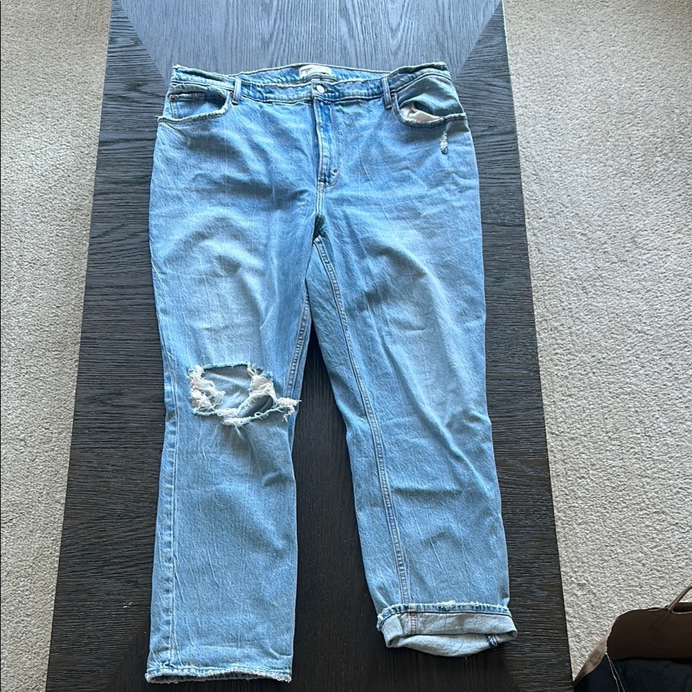 Abercrombie & Fitch Light Blue Ultra High Rise Straight Ripped Jeans. 35r